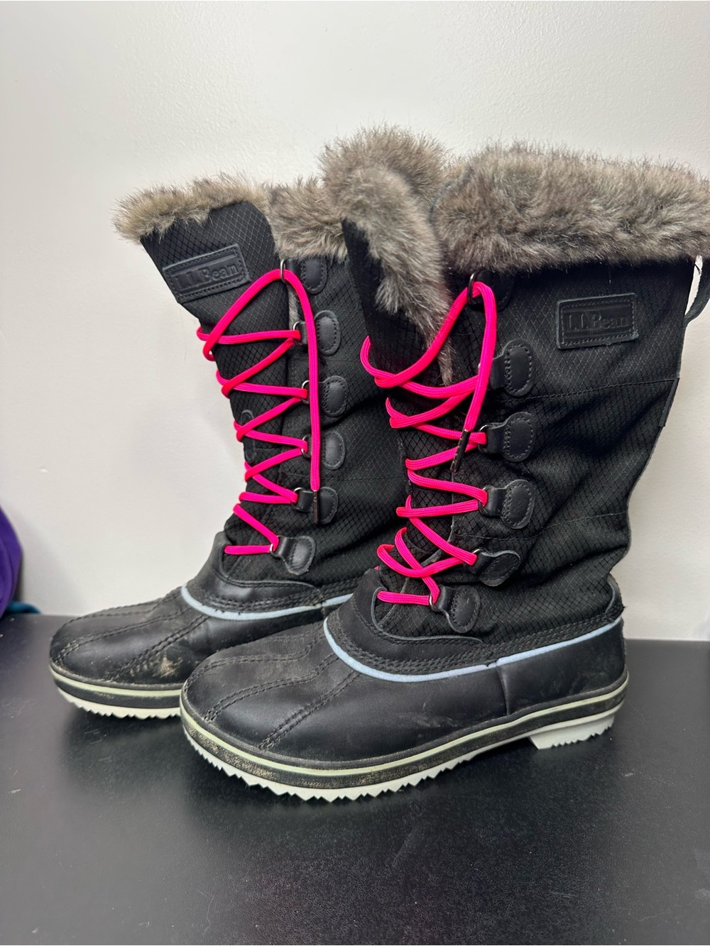 L.L.‎ Bean Women's Winter Snow Boots - Black with Pink Laces size 7